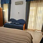 酒店 Gh 皮亚扎-阿尔梅里纳